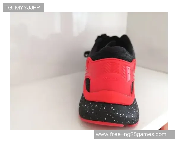 探索杨旭361度足球鞋的卓越性能与时尚设计助力球场表现